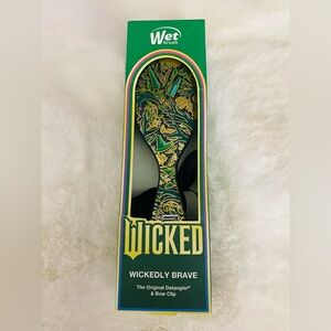 WET Wicked Hair Brush Wickedly Brave